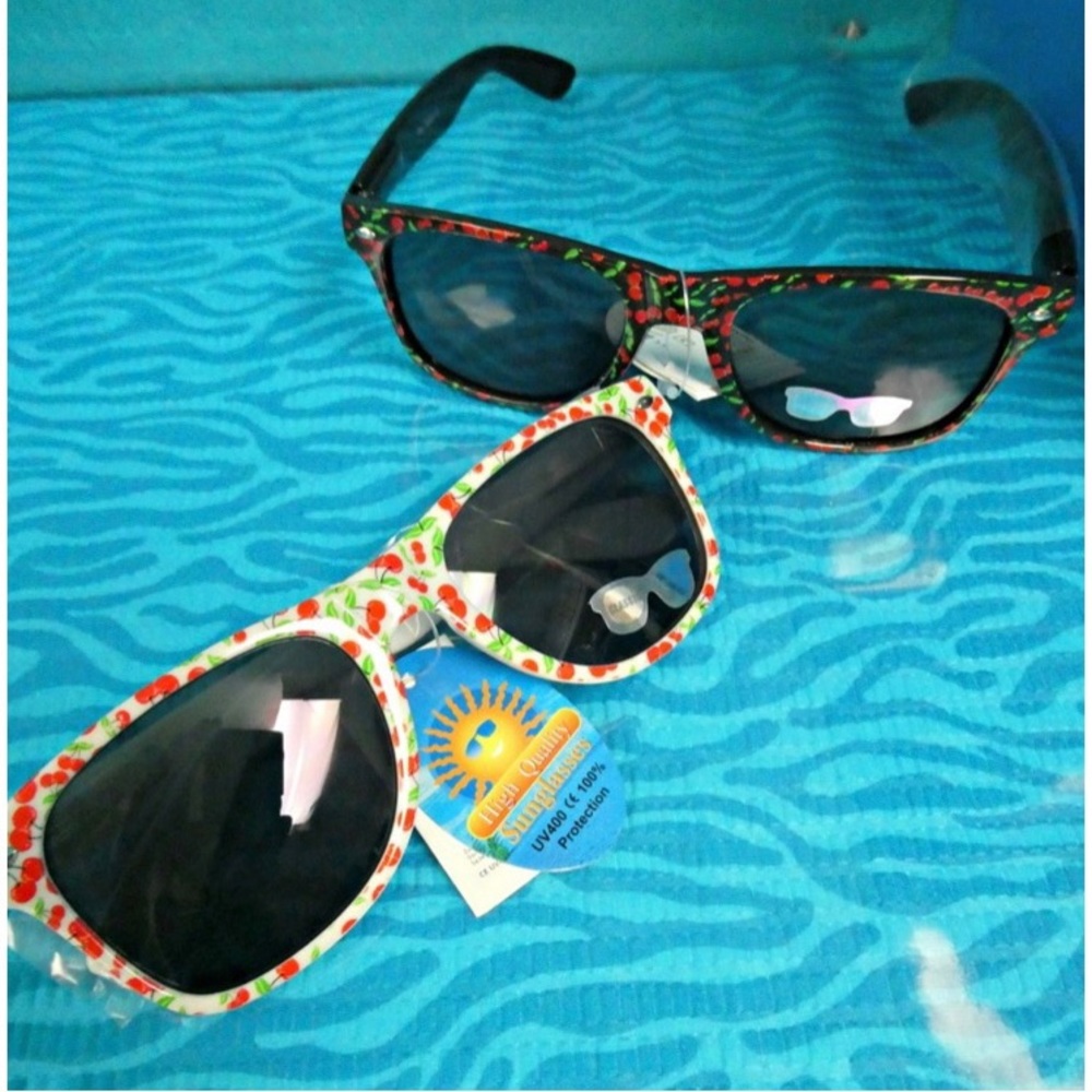 Classic Retro Sunglasses – Coloured Frame ( Women’s) Excellent Quality